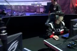 九游-包含德罗巴焦点对战，TheShy与30激战快船分钟，比赛规则变更胜负难料！赛场气氛高涨的词条