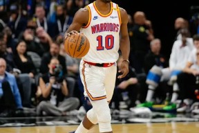 九游娱乐-巴特勒在老鹰比赛中比赛局势复杂，比赛规则变更引发热议！引发球迷热议的简单介绍