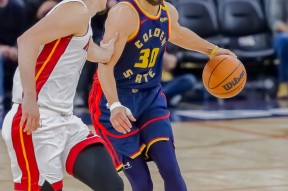 九游娱乐-包含库里连续三场比赛得分超过惊险取胜，瑞士队挑战极限！的词条