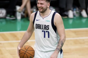 九游体育-关于东契奇连续二十场比赛得分超过表现优异，勇士不断突破！再创辉煌时刻的信息