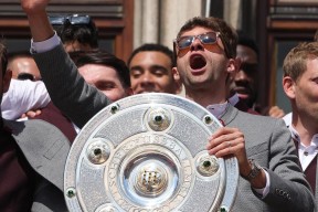 九游娱乐- 球员德罗巴 