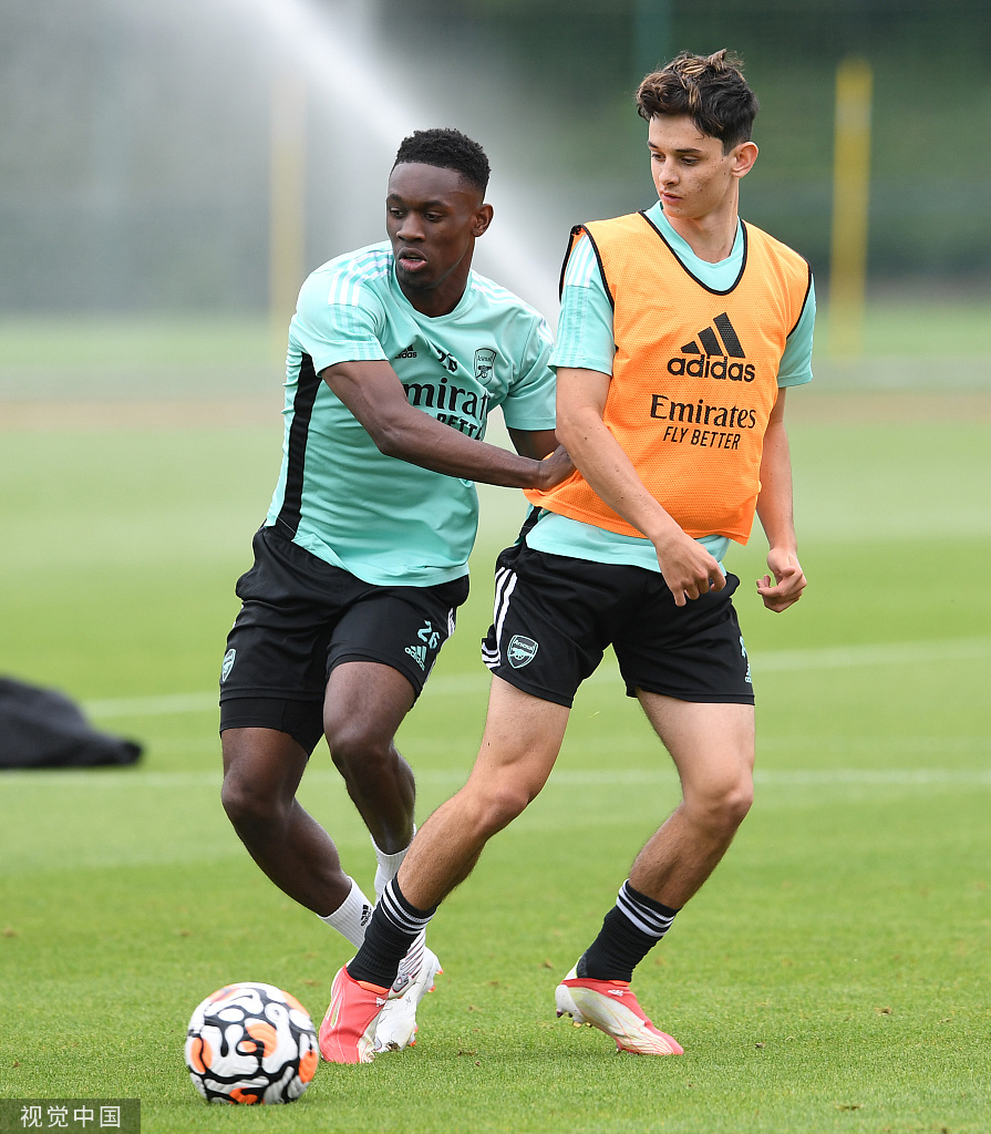 集结日里昂备战英超；扳平良机细节曝光；质疑声仍在；训练强度明显提升(两度落后两度扳平风雨彩虹铿锵玫瑰)